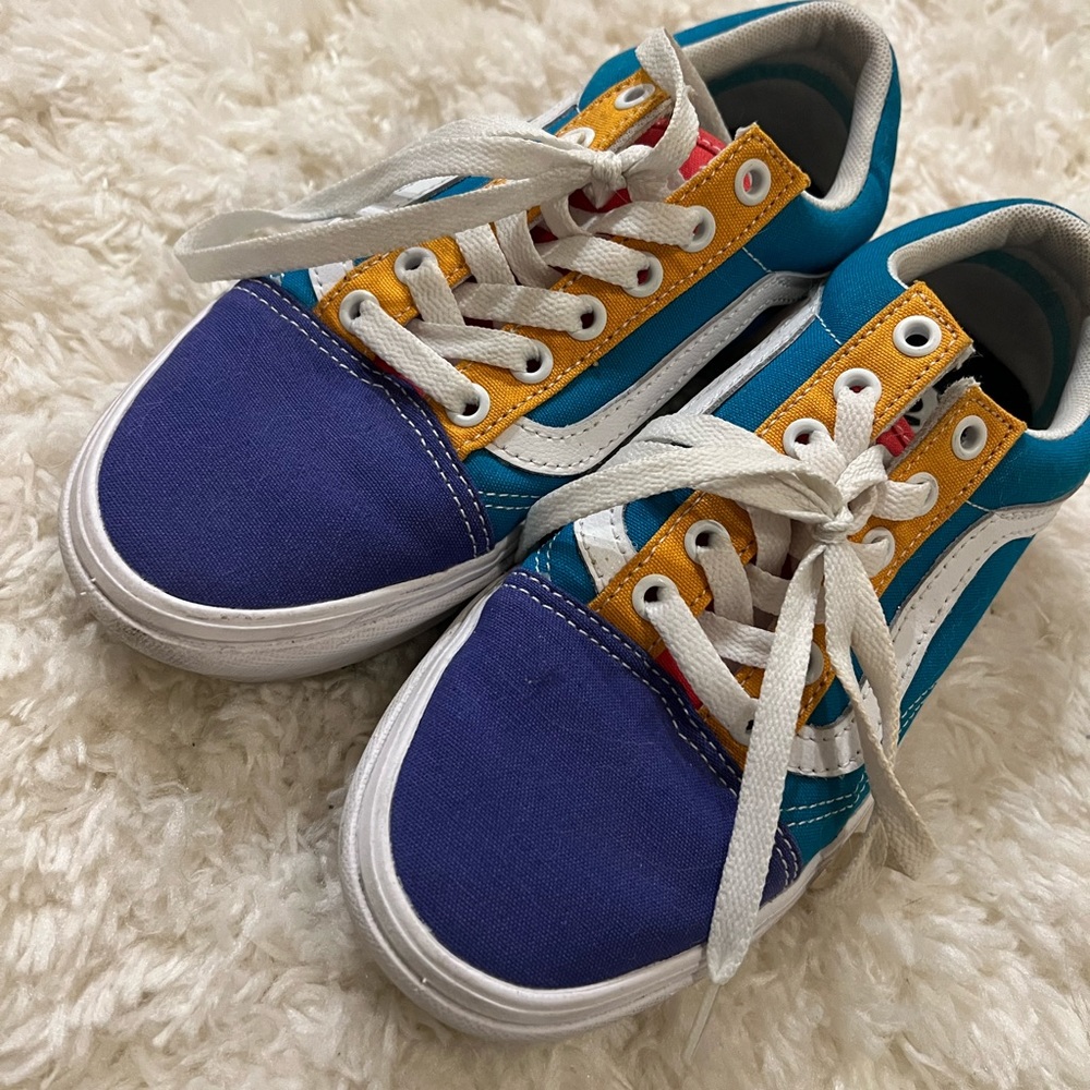 Women’s colorblock vans